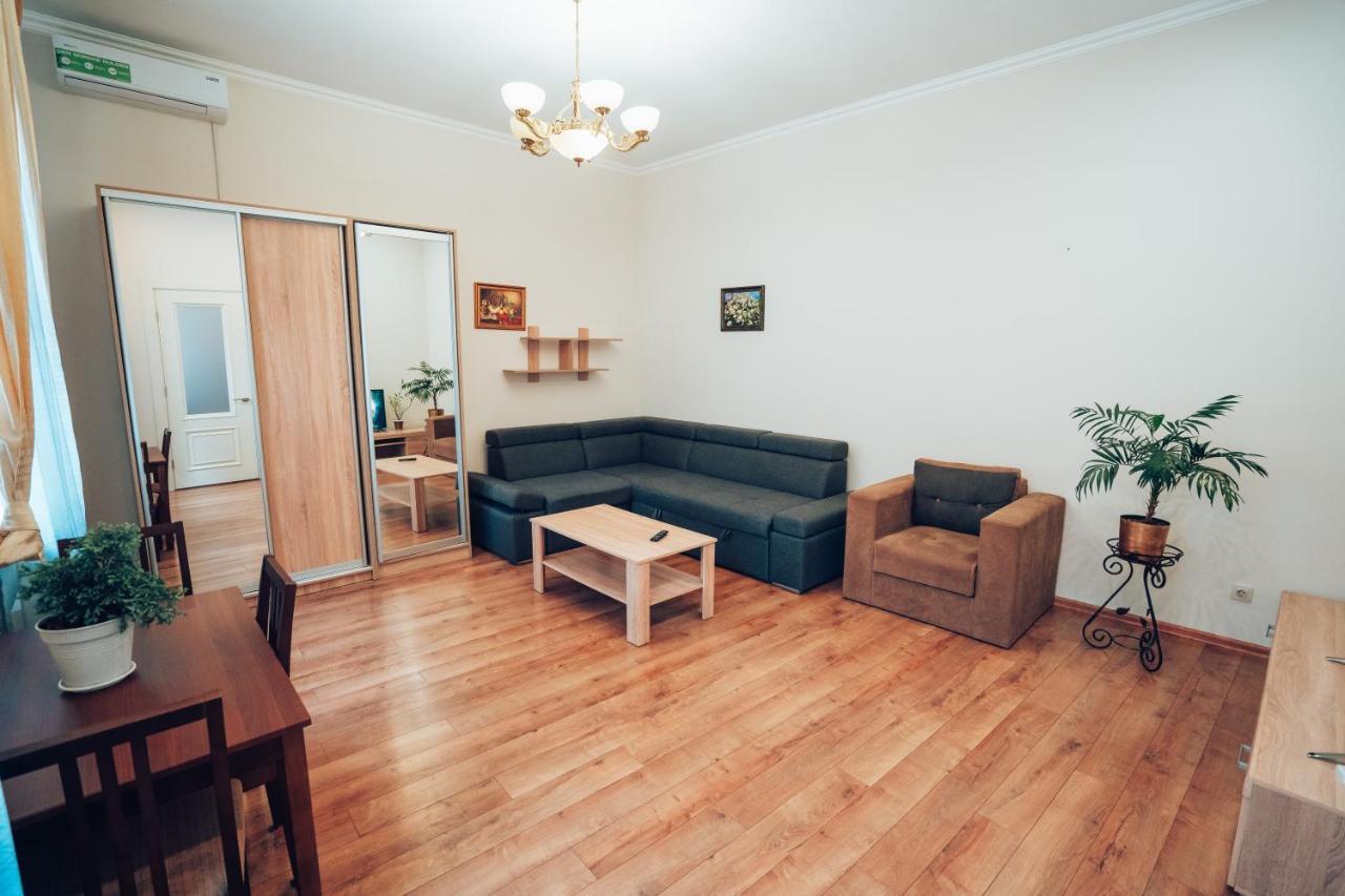 Wonderful Flat On City Center Uzhhorod Bagian luar foto